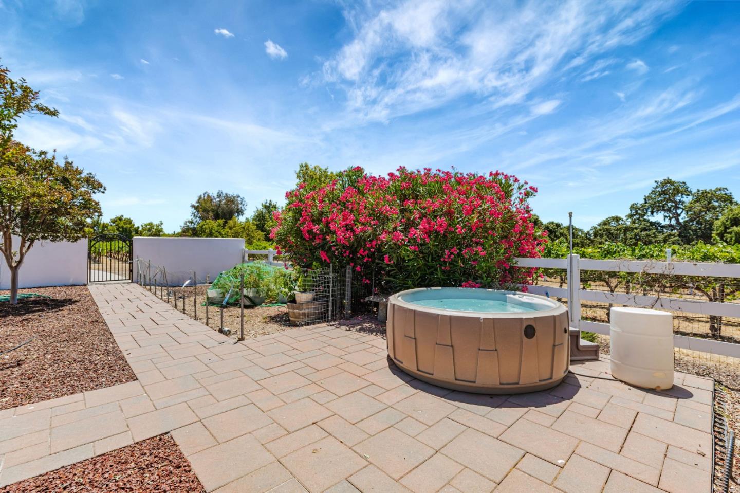 Detail Gallery Image 54 of 86 For 1152 Little River Dr, Hollister,  CA 95023 - 5 Beds | 3/1 Baths