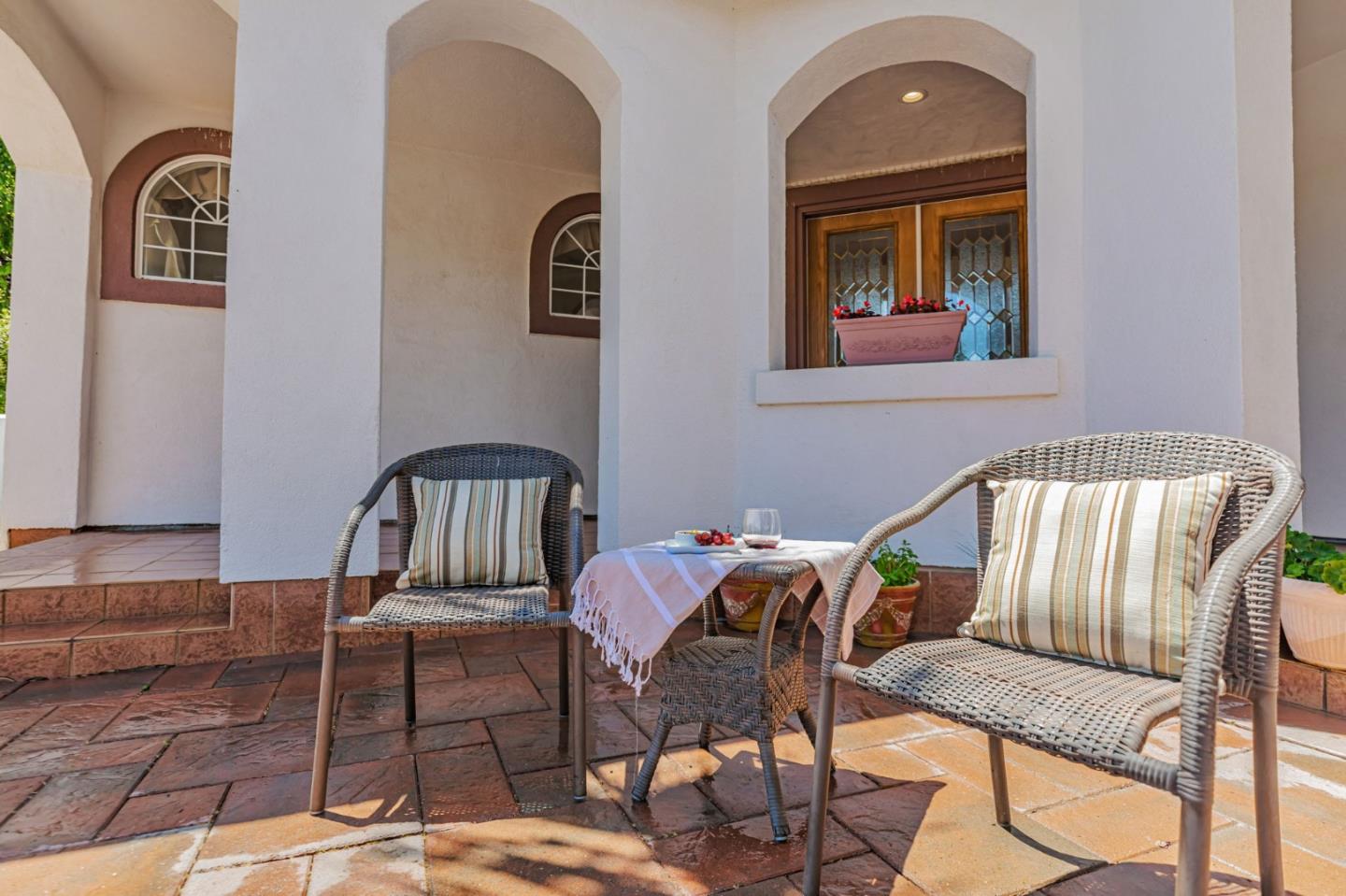 Detail Gallery Image 7 of 86 For 1152 Little River Dr, Hollister,  CA 95023 - 5 Beds | 3/1 Baths