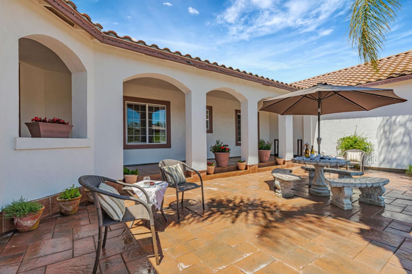 Detail Gallery Image 9 of 86 For 1152 Little River Dr, Hollister,  CA 95023 - 5 Beds | 3/1 Baths
