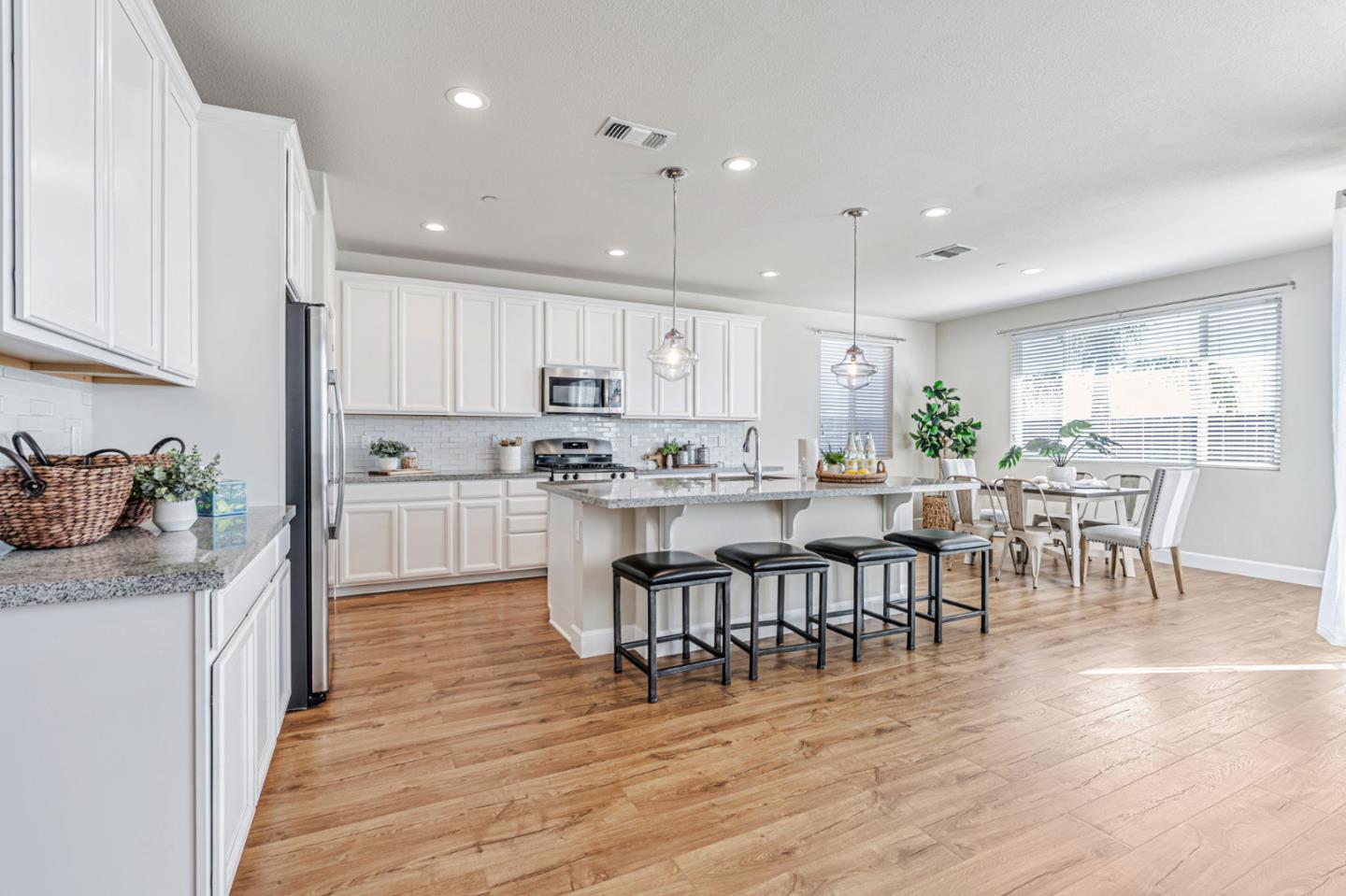 Detail Gallery Image 11 of 44 For 4563 Benton St, Antioch,  CA 94531 - 4 Beds | 2 Baths