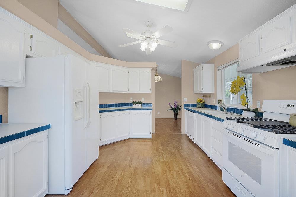 Detail Gallery Image 10 of 31 For 97 Melody Ln #97,  Morgan Hill,  CA 95037 - 3 Beds | 2 Baths