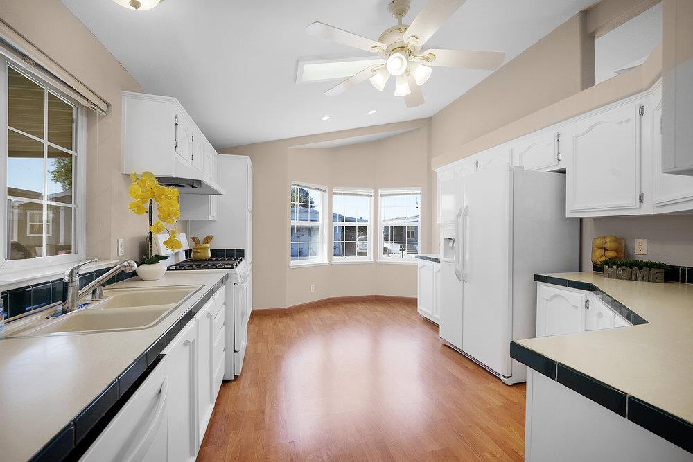 Detail Gallery Image 8 of 31 For 97 Melody Ln #97,  Morgan Hill,  CA 95037 - 3 Beds | 2 Baths