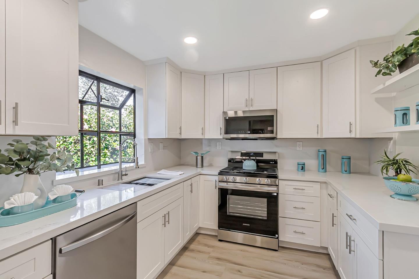 Detail Gallery Image 11 of 34 For 1382 Keoncrest Ave, San Jose,  CA 95110 - 3 Beds | 1 Baths