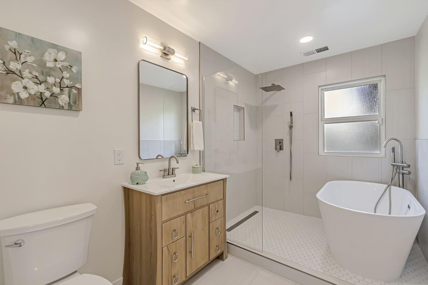 Detail Gallery Image 26 of 34 For 1382 Keoncrest Ave, San Jose,  CA 95110 - 3 Beds | 1 Baths