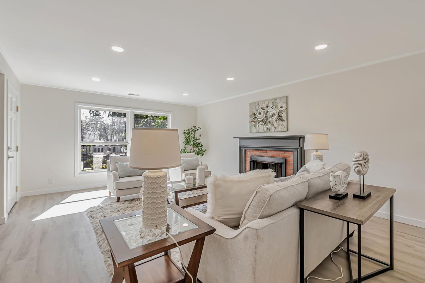 Detail Gallery Image 7 of 34 For 1382 Keoncrest Ave, San Jose,  CA 95110 - 3 Beds | 1 Baths