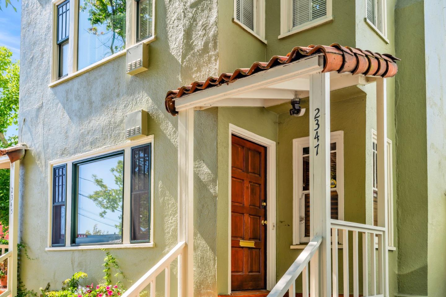 Detail Gallery Image 3 of 11 For 2347 Woolsey St, Berkeley,  CA 94705 - – Beds | – Baths