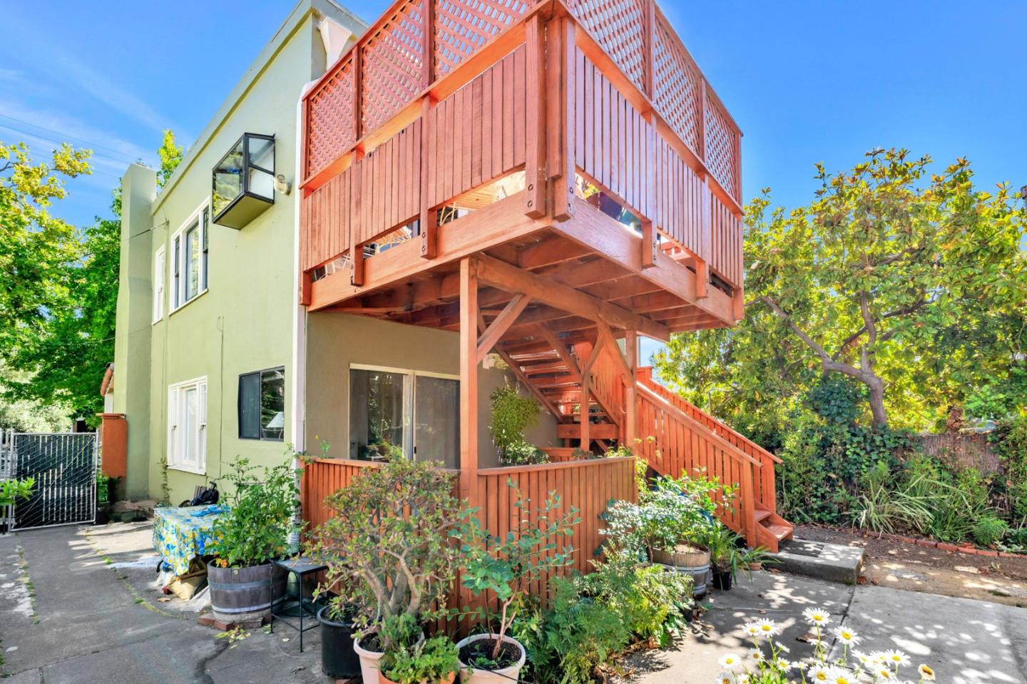 Detail Gallery Image 4 of 11 For 2347 Woolsey St, Berkeley,  CA 94705 - – Beds | – Baths