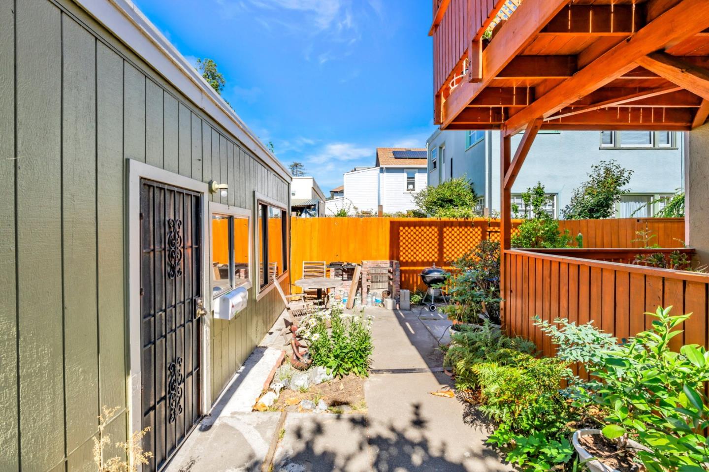 Detail Gallery Image 9 of 11 For 2347 Woolsey St, Berkeley,  CA 94705 - – Beds | – Baths