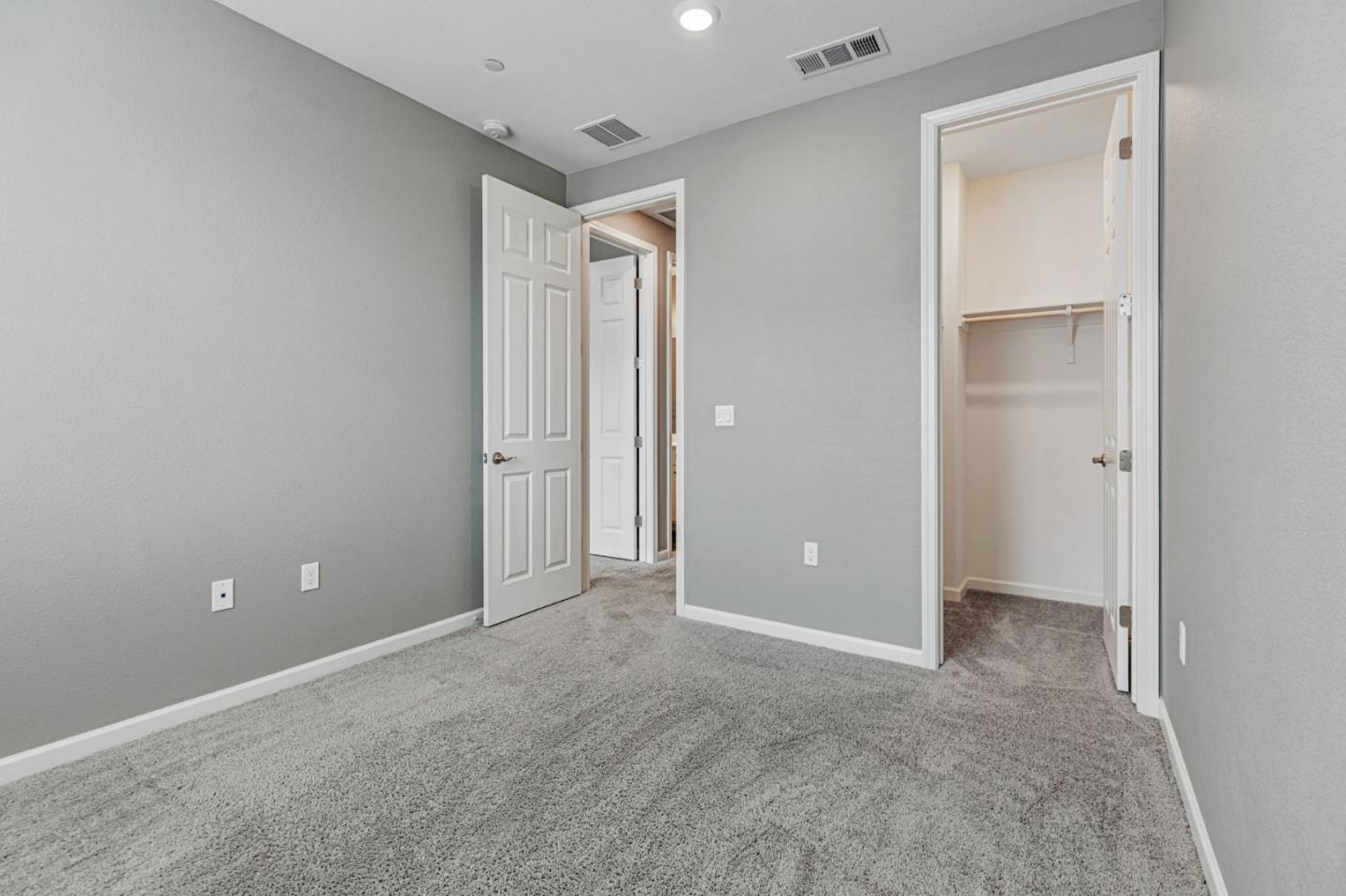 Detail Gallery Image 15 of 25 For 6436 Laguna Seca Ln, Gilroy,  CA 95020 - 3 Beds | 2/1 Baths