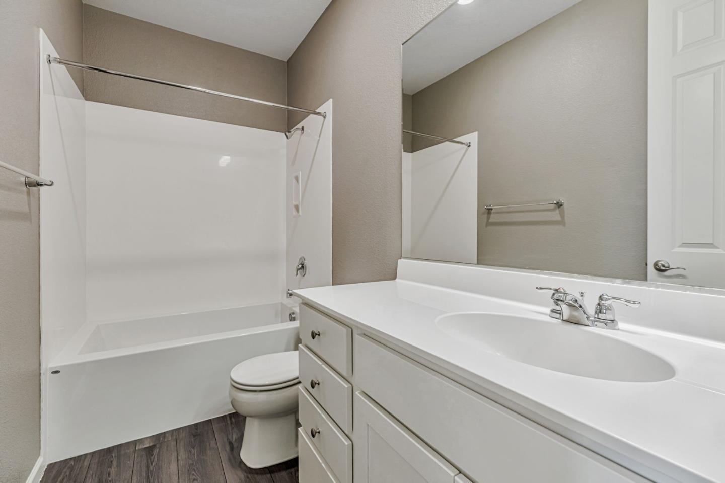 Detail Gallery Image 19 of 25 For 6436 Laguna Seca Ln, Gilroy,  CA 95020 - 3 Beds | 2/1 Baths