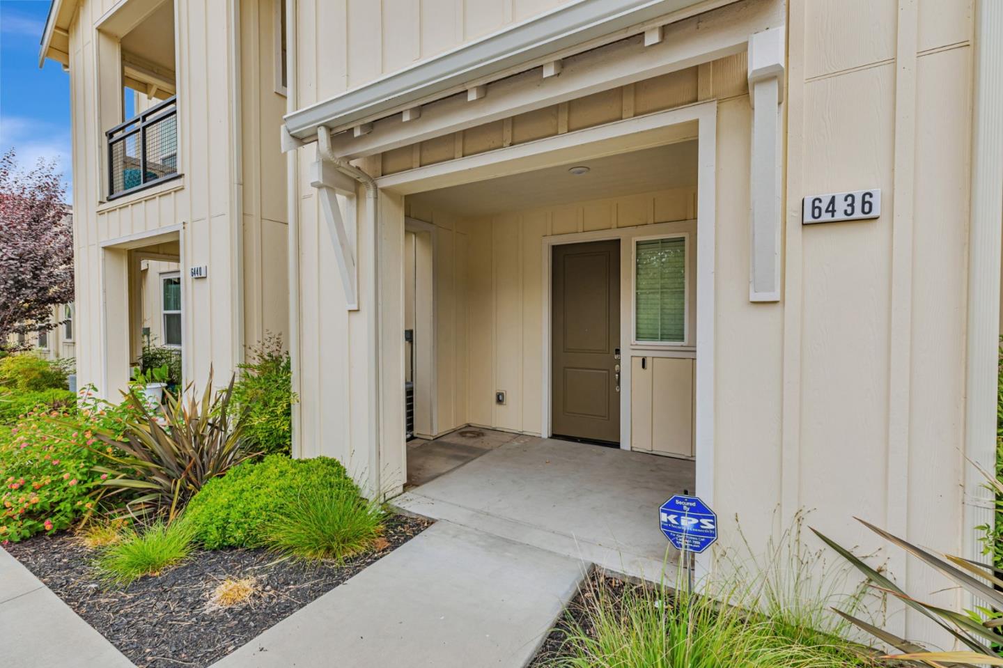 Detail Gallery Image 4 of 25 For 6436 Laguna Seca Ln, Gilroy,  CA 95020 - 3 Beds | 2/1 Baths
