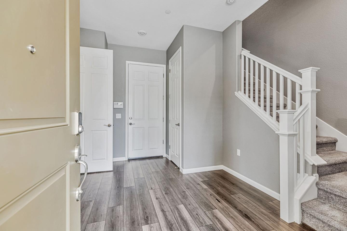 Detail Gallery Image 5 of 25 For 6436 Laguna Seca Ln, Gilroy,  CA 95020 - 3 Beds | 2/1 Baths