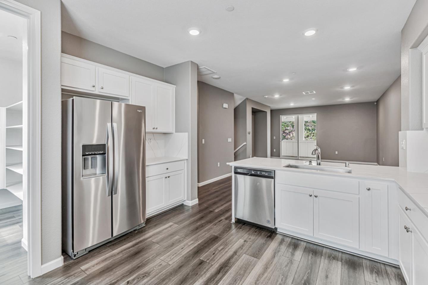 Detail Gallery Image 8 of 25 For 6436 Laguna Seca Ln, Gilroy,  CA 95020 - 3 Beds | 2/1 Baths
