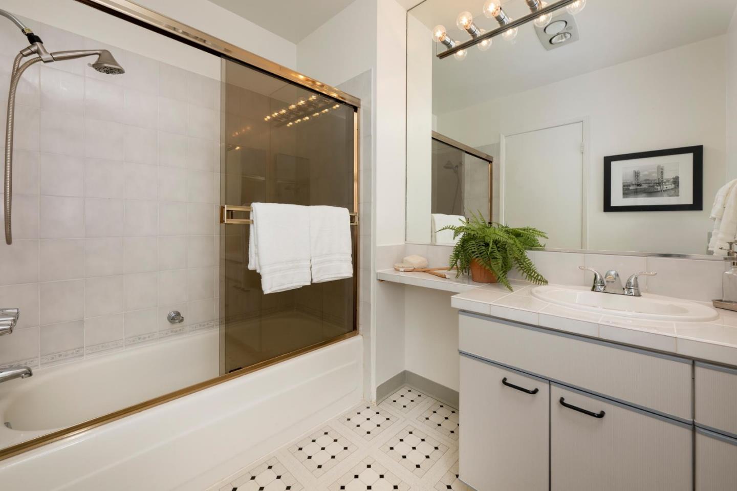 Detail Gallery Image 11 of 23 For 35 28th Ave 106b,  San Mateo,  CA 94403 - 1 Beds | 1 Baths