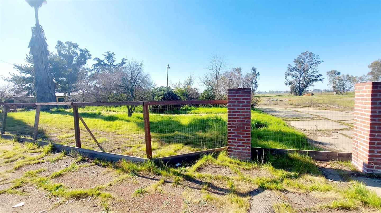 Detail Gallery Image 4 of 5 For 7304 Hedge Ave, Sacramento,  CA 95829 - – Beds | – Baths