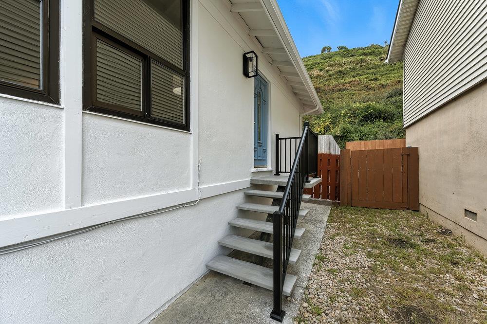 Detail Gallery Image 28 of 42 For 1527 Terra Nova Blvd, Pacifica,  CA 94044 - 3 Beds | 2 Baths