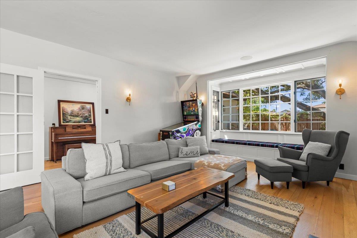 Detail Gallery Image 13 of 58 For 16995 Pine Way, Morgan Hill,  CA 95037 - 5 Beds | 3/1 Baths