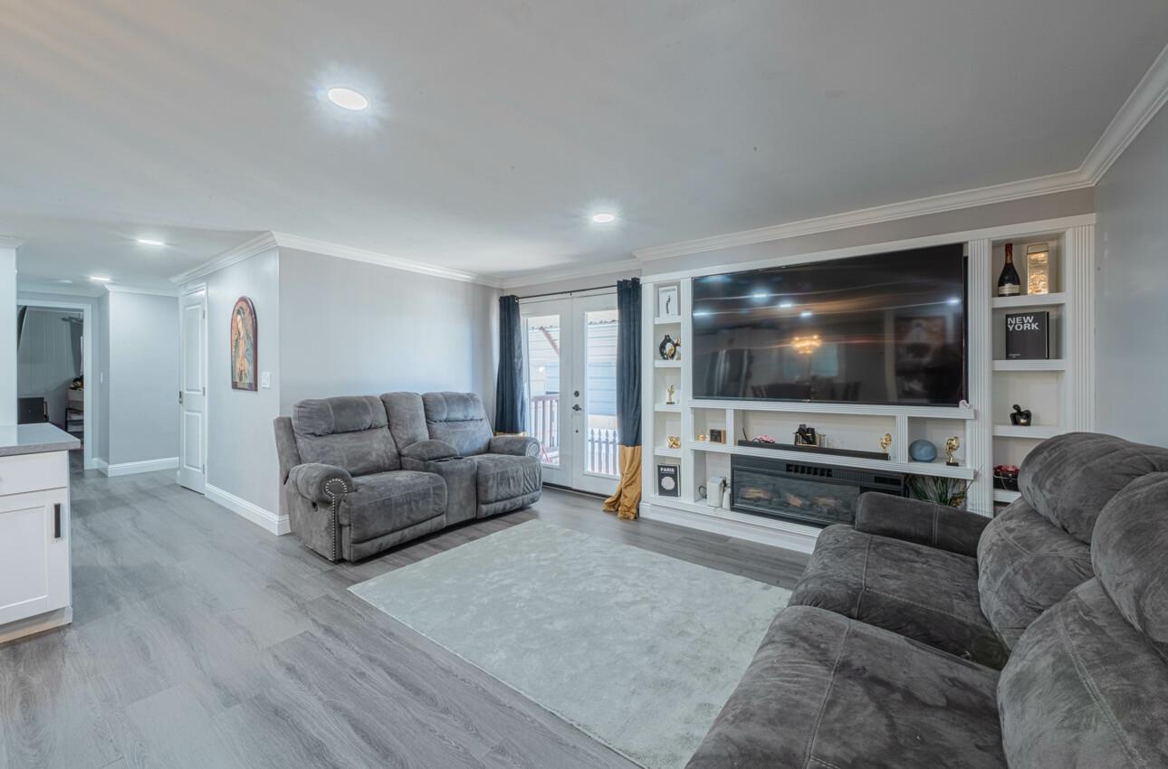 Detail Gallery Image 7 of 38 For 255 E Bolivar St #41,  Salinas,  CA 93906 - 4 Beds | 2 Baths