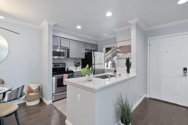 Detail Gallery Image 6 of 23 For 41 Grandview St #702,  Santa Cruz,  CA 95060 - 1 Beds | 1 Baths
