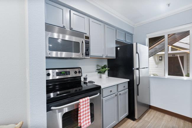 Detail Gallery Image 8 of 23 For 41 Grandview St #702,  Santa Cruz,  CA 95060 - 1 Beds | 1 Baths