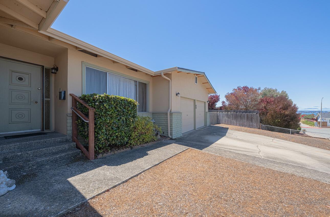 Detail Gallery Image 4 of 32 For 1818 Mingo Ave, Seaside,  CA 93955 - 3 Beds | 2 Baths