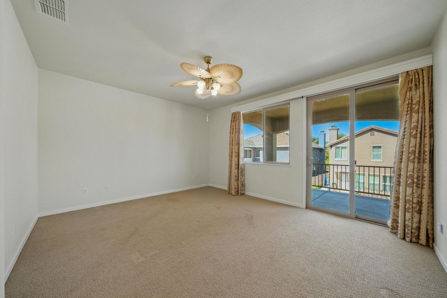 Detail Gallery Image 15 of 38 For 10368 via Cinta Ct, Elk Grove,  CA 95757 - 5 Beds | 3/1 Baths