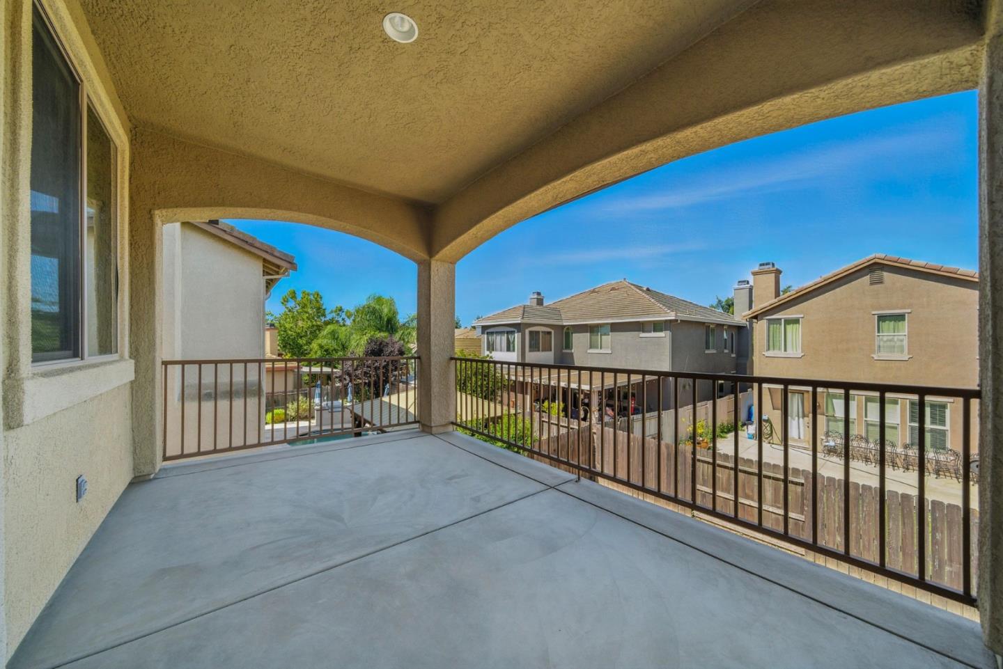 Detail Gallery Image 16 of 38 For 10368 via Cinta Ct, Elk Grove,  CA 95757 - 5 Beds | 3/1 Baths