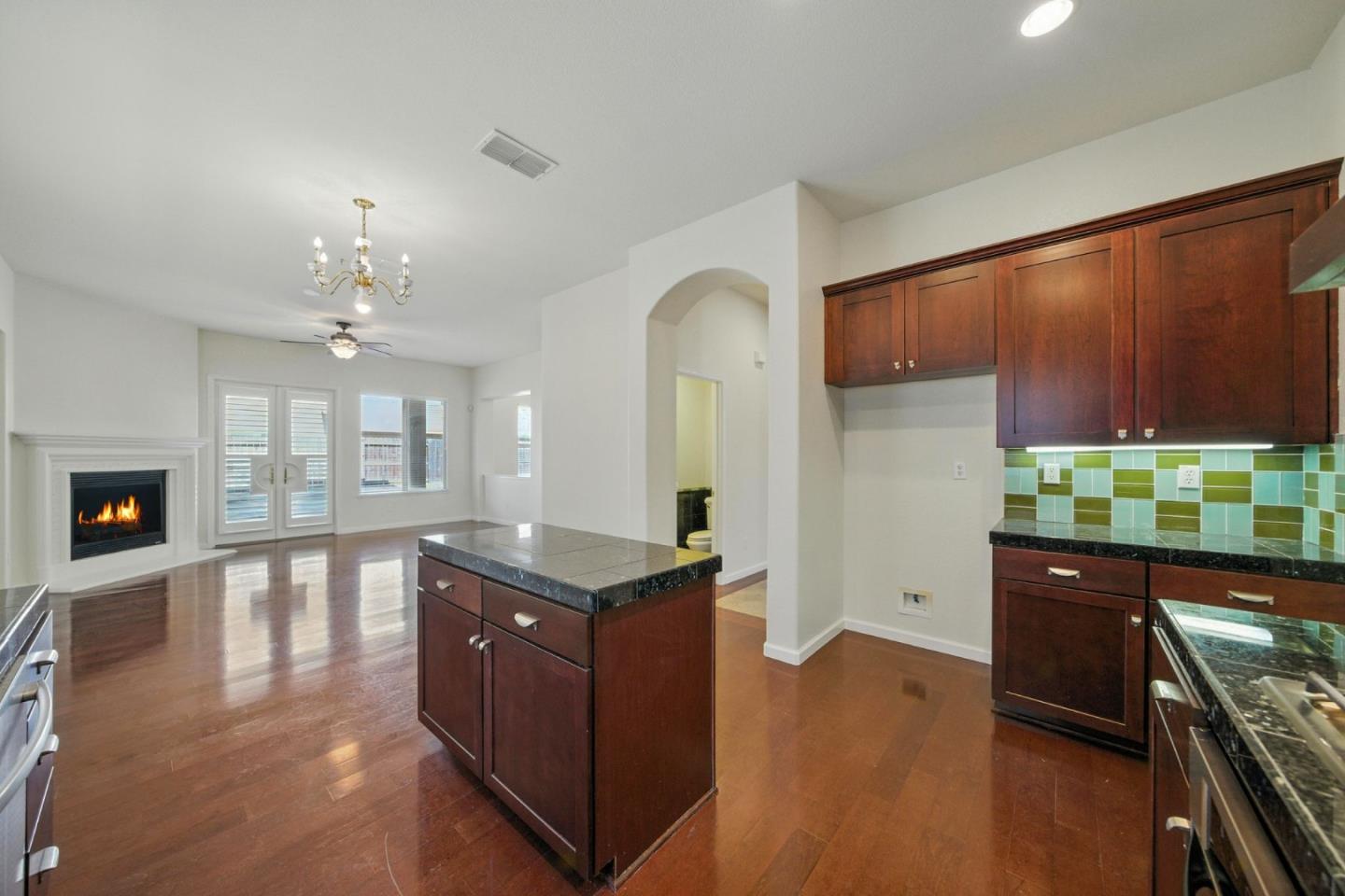 Detail Gallery Image 23 of 38 For 10368 via Cinta Ct, Elk Grove,  CA 95757 - 5 Beds | 3/1 Baths