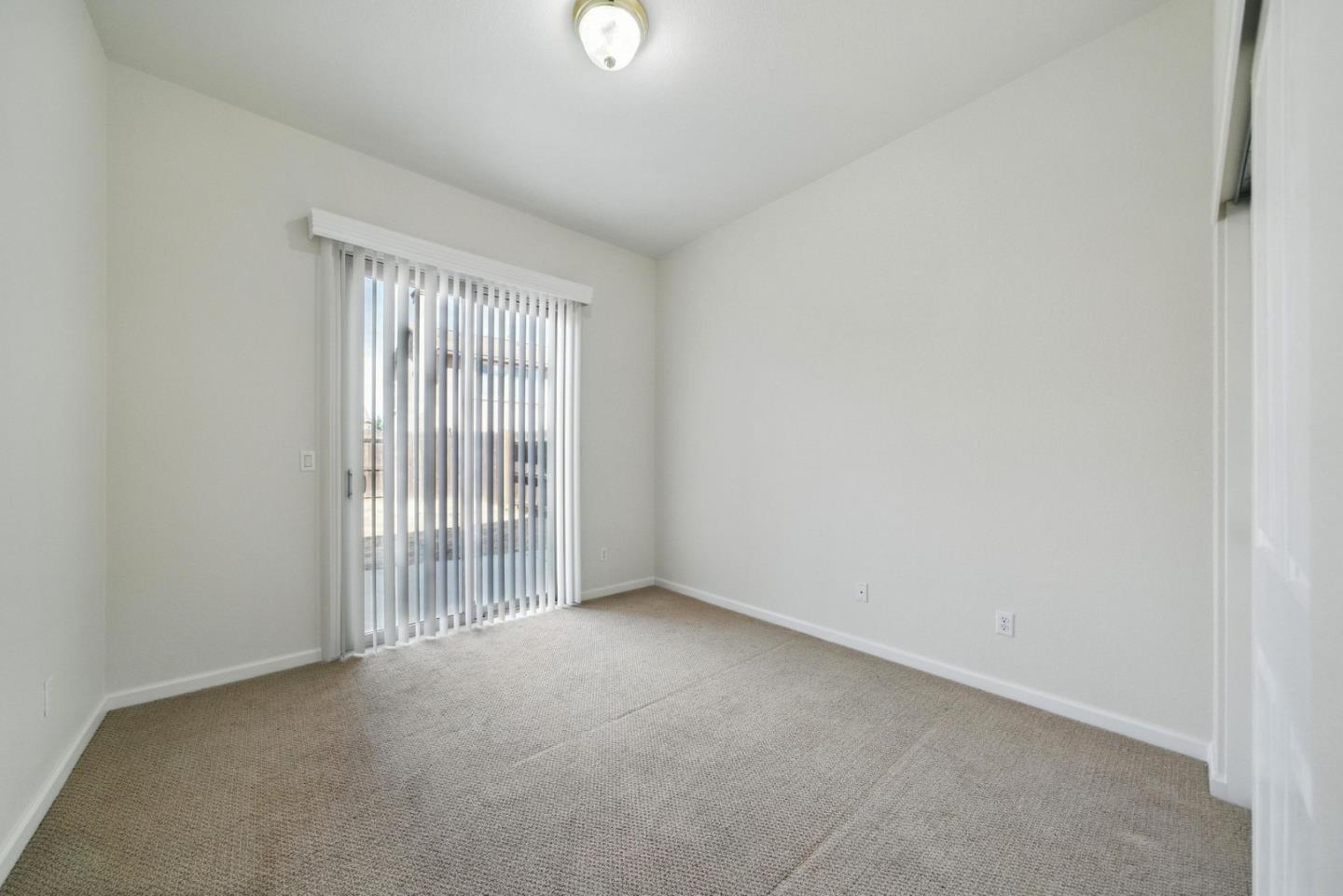 Detail Gallery Image 26 of 38 For 10368 via Cinta Ct, Elk Grove,  CA 95757 - 5 Beds | 3/1 Baths
