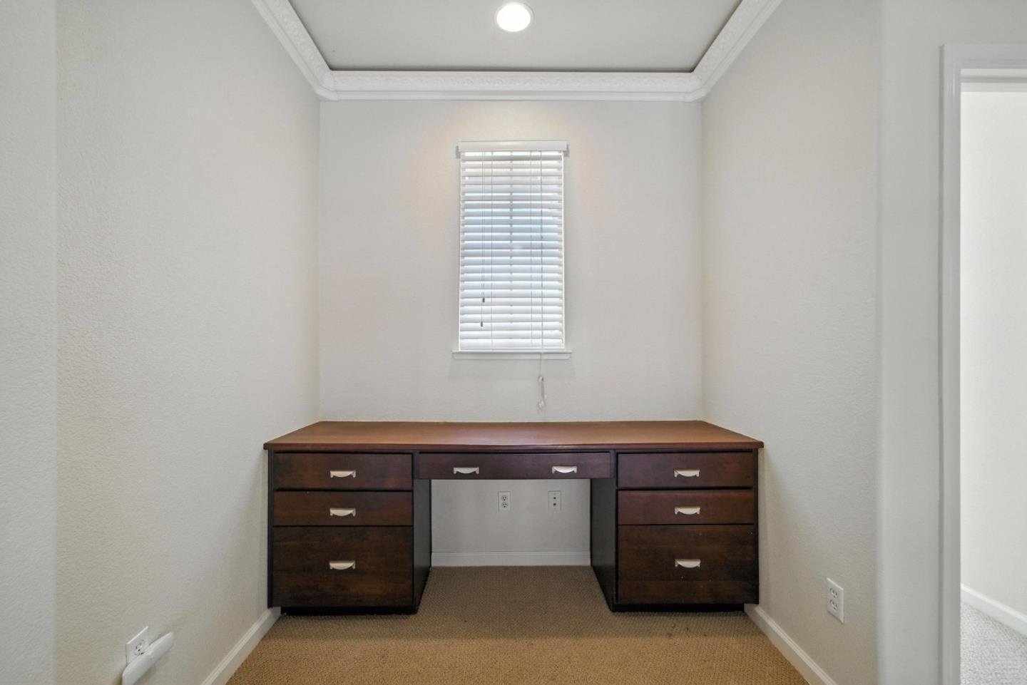 Detail Gallery Image 30 of 38 For 10368 via Cinta Ct, Elk Grove,  CA 95757 - 5 Beds | 3/1 Baths