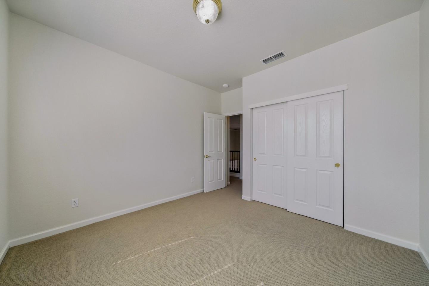 Detail Gallery Image 33 of 38 For 10368 via Cinta Ct, Elk Grove,  CA 95757 - 5 Beds | 3/1 Baths