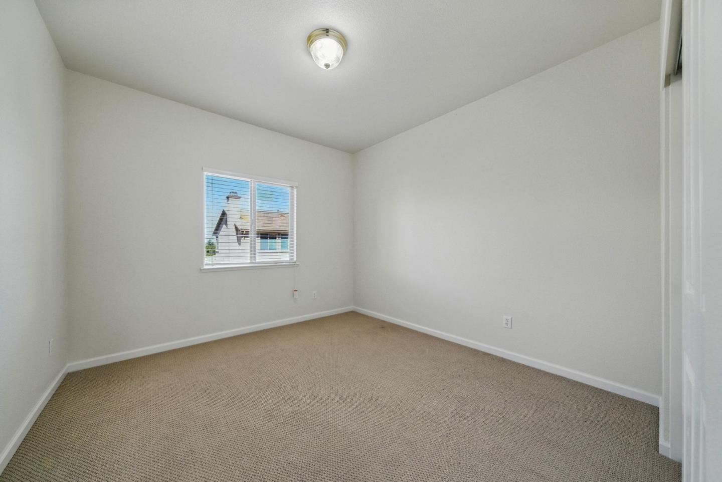 Detail Gallery Image 34 of 38 For 10368 via Cinta Ct, Elk Grove,  CA 95757 - 5 Beds | 3/1 Baths