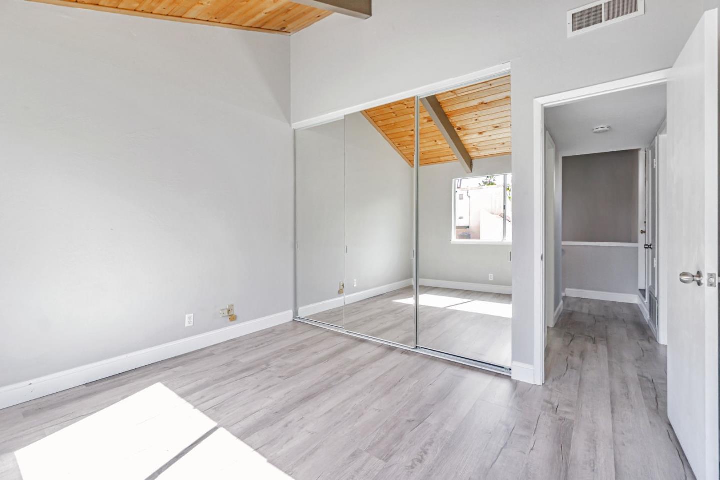 Detail Gallery Image 8 of 11 For 1680 Laguna St #H,  Concord,  CA 94520 - 2 Beds | 1 Baths