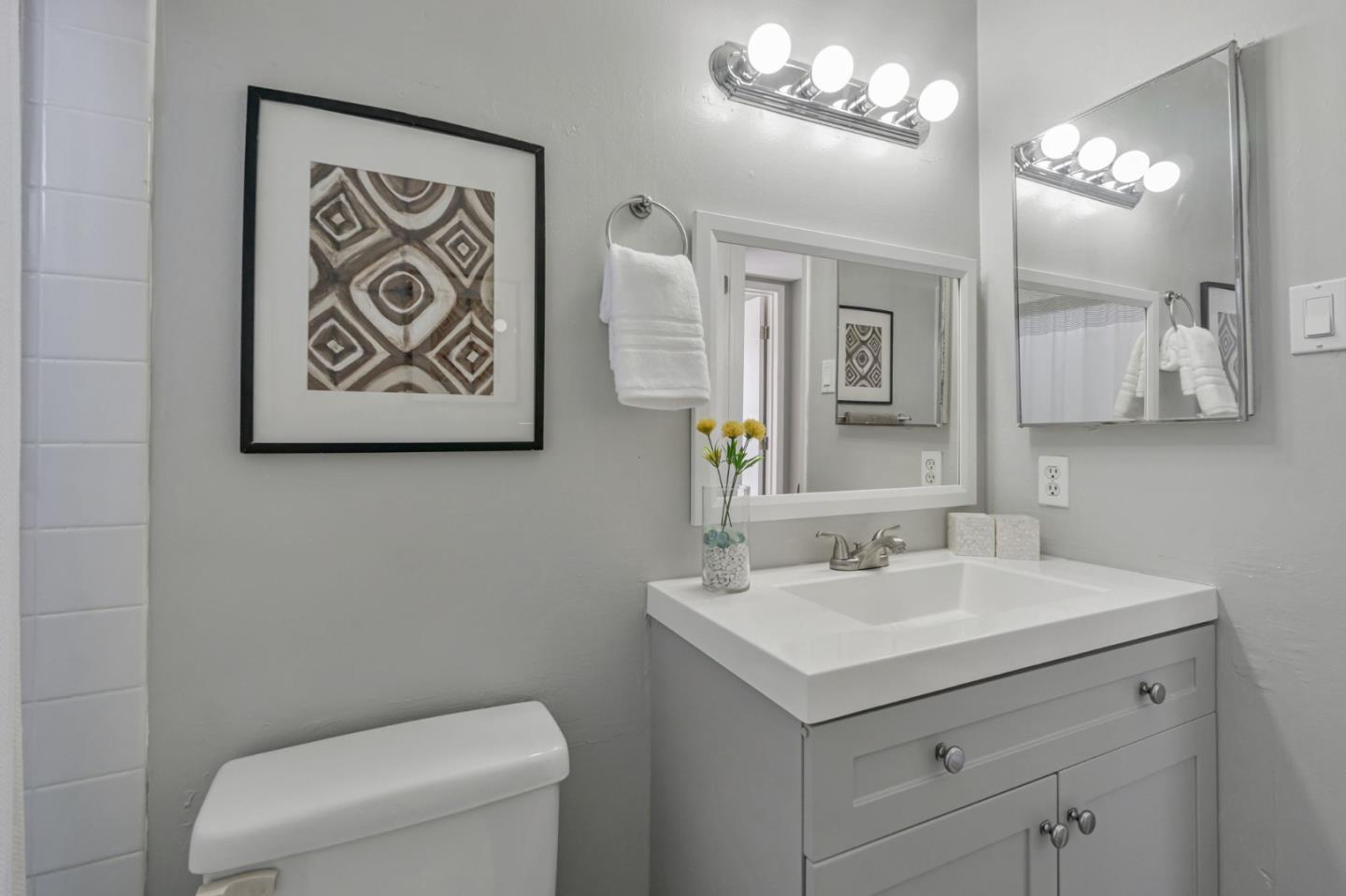 Detail Gallery Image 9 of 11 For 1680 Laguna St #H,  Concord,  CA 94520 - 2 Beds | 1 Baths