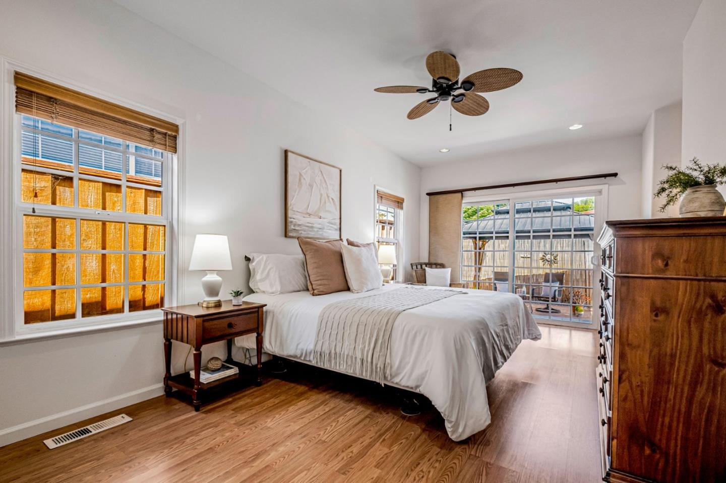 Detail Gallery Image 16 of 32 For 1740 47th Ave, Capitola,  CA 95010 - 3 Beds | 3 Baths