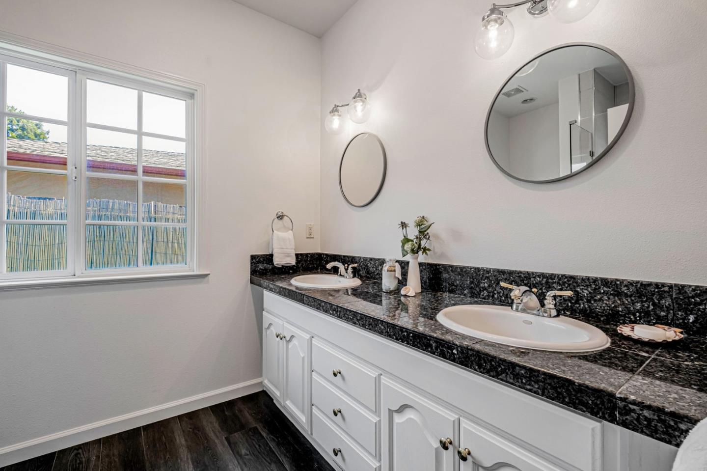 Detail Gallery Image 19 of 32 For 1740 47th Ave, Capitola,  CA 95010 - 3 Beds | 3 Baths