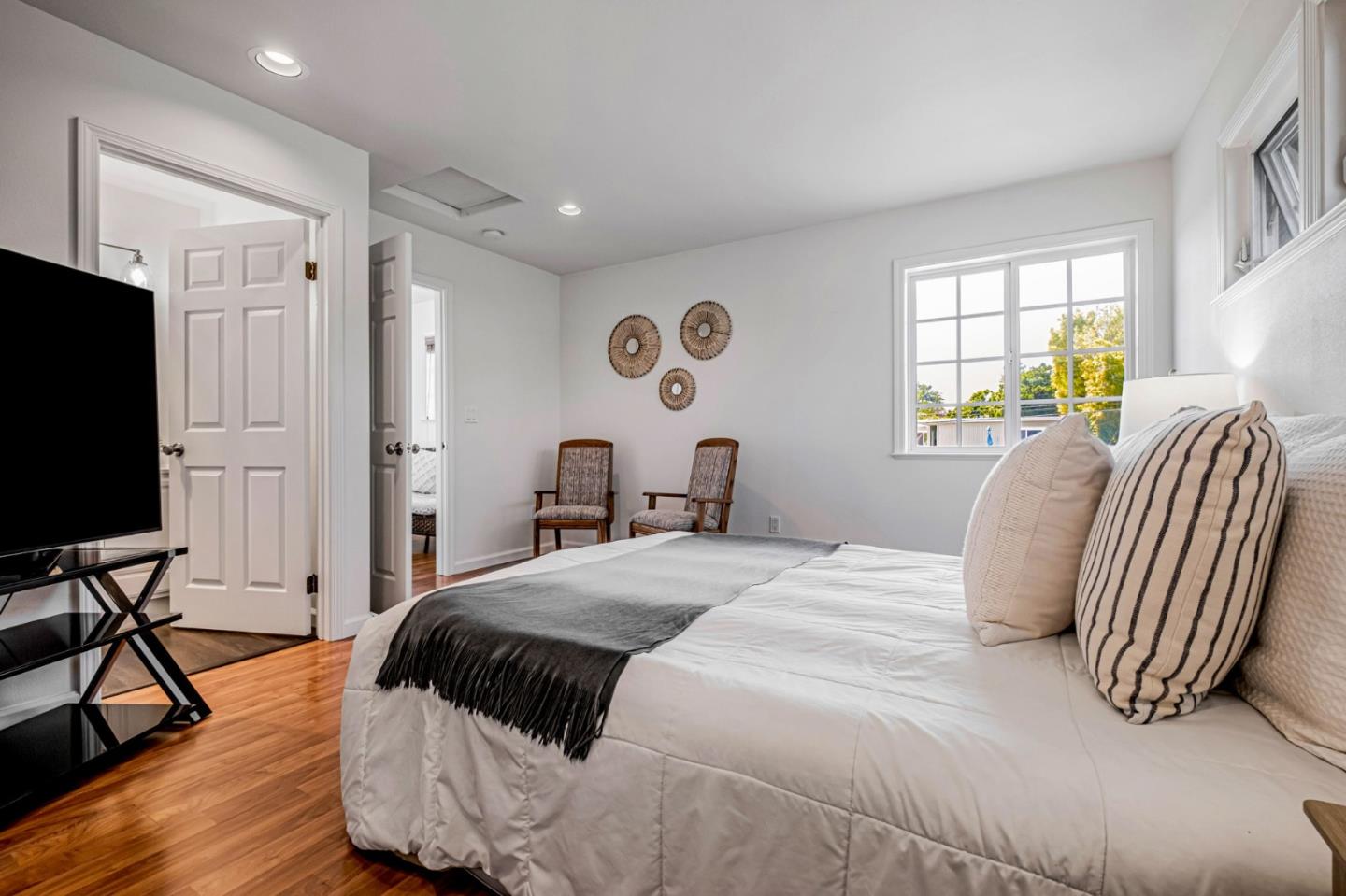 Detail Gallery Image 23 of 32 For 1740 47th Ave, Capitola,  CA 95010 - 3 Beds | 3 Baths