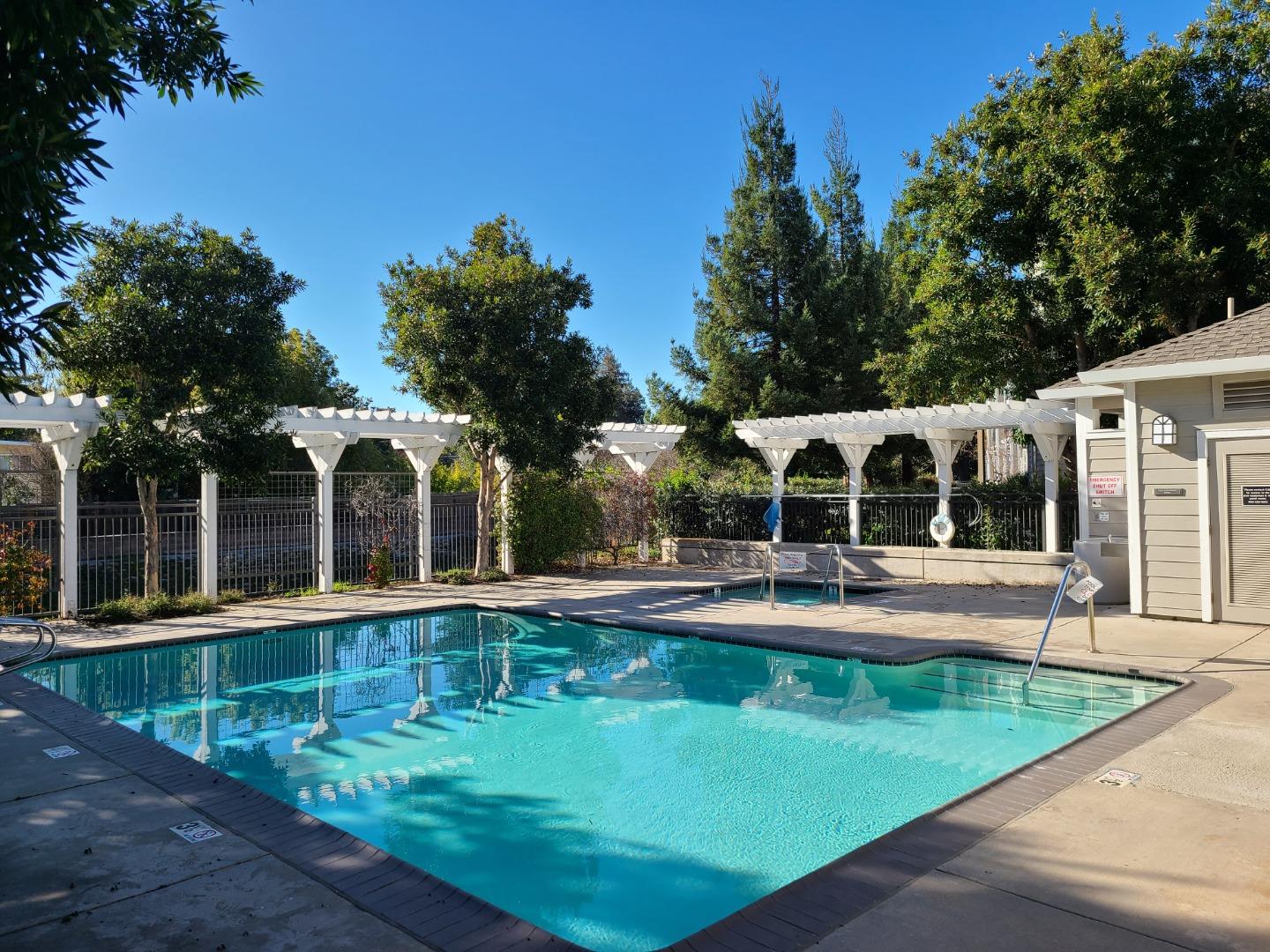 Detail Gallery Image 16 of 22 For 1982 W Bayshore Rd #214,  East Palo Alto,  CA 94303 - 1 Beds | 1 Baths