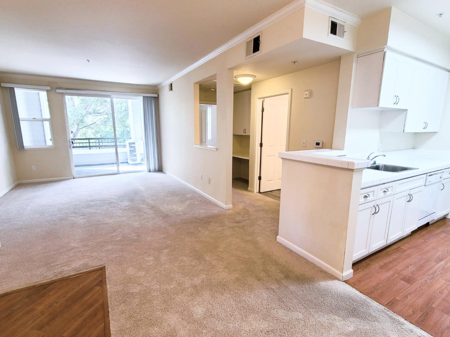 Detail Gallery Image 3 of 22 For 1982 W Bayshore Rd #214,  East Palo Alto,  CA 94303 - 1 Beds | 1 Baths