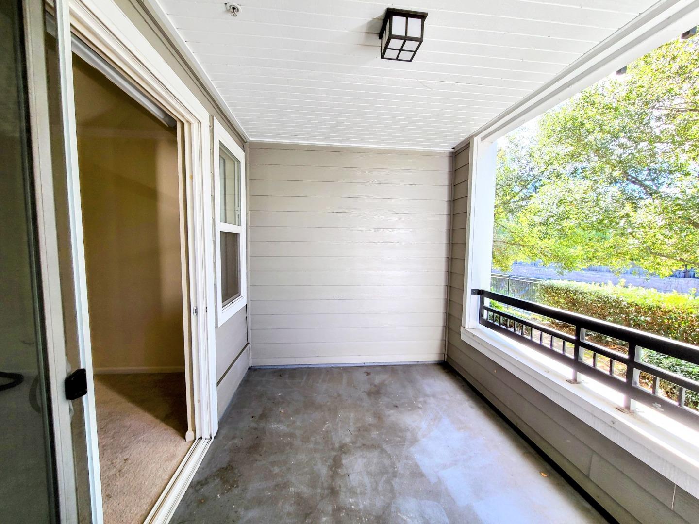 Detail Gallery Image 6 of 22 For 1982 W Bayshore Rd #214,  East Palo Alto,  CA 94303 - 1 Beds | 1 Baths