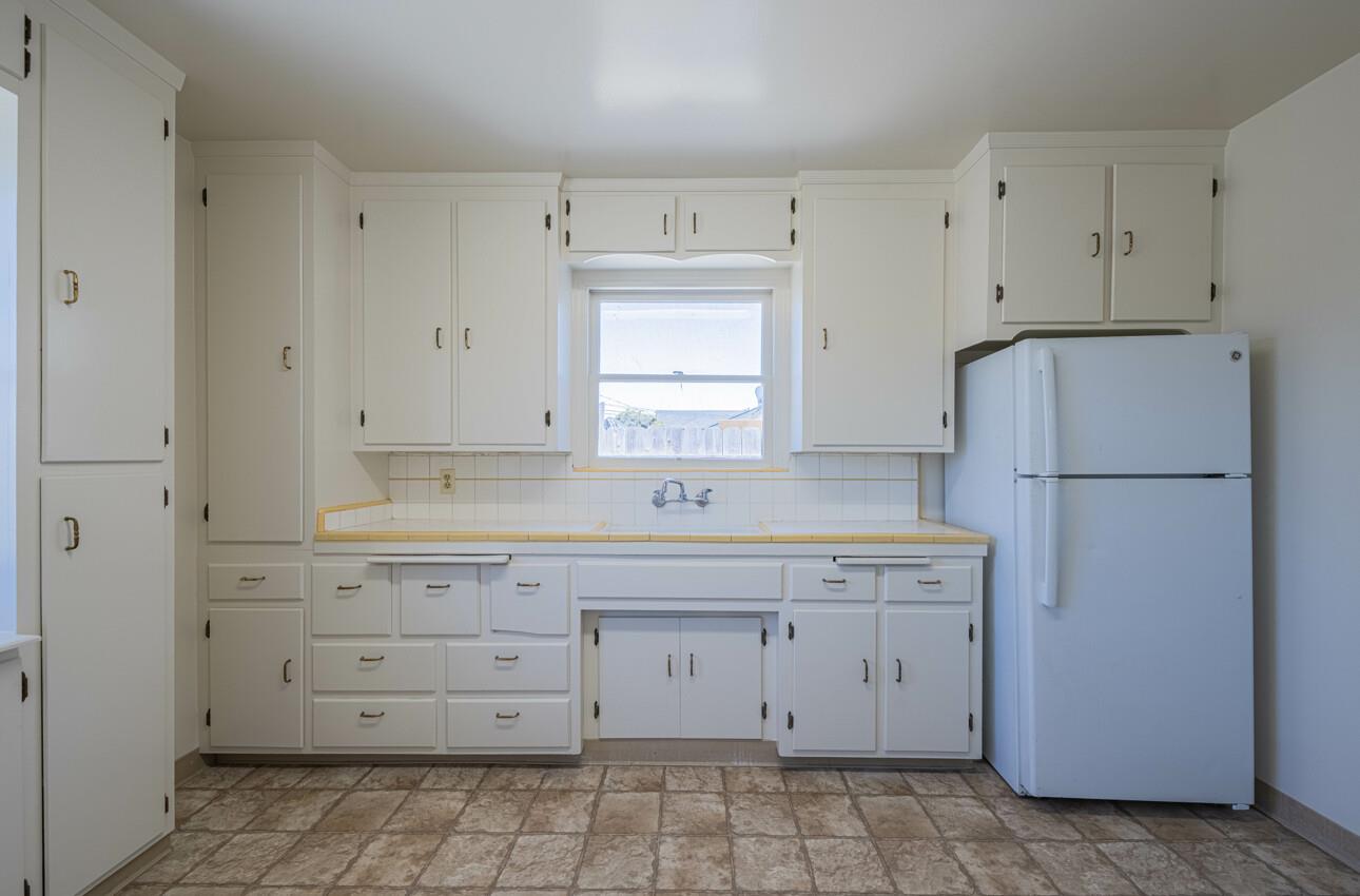Detail Gallery Image 11 of 23 For 304 Boeing Ave, Salinas,  CA 93906 - 2 Beds | 1 Baths