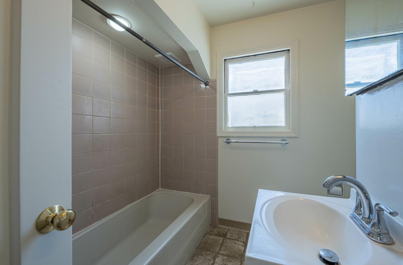 Detail Gallery Image 21 of 23 For 304 Boeing Ave, Salinas,  CA 93906 - 2 Beds | 1 Baths