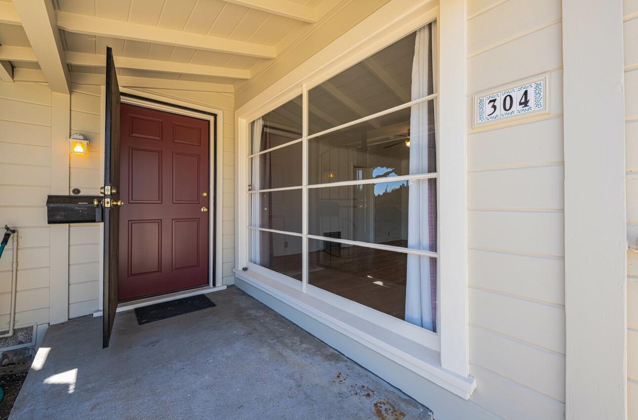 Detail Gallery Image 3 of 23 For 304 Boeing Ave, Salinas,  CA 93906 - 2 Beds | 1 Baths
