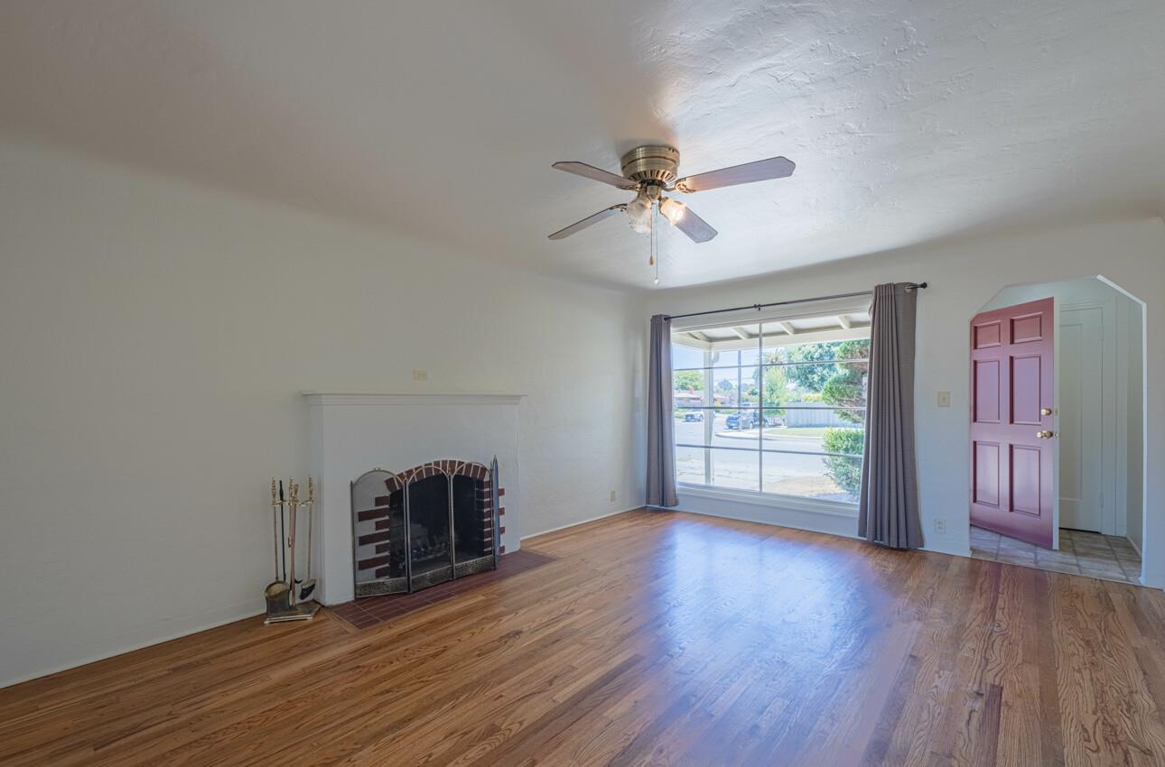 Detail Gallery Image 4 of 23 For 304 Boeing Ave, Salinas,  CA 93906 - 2 Beds | 1 Baths