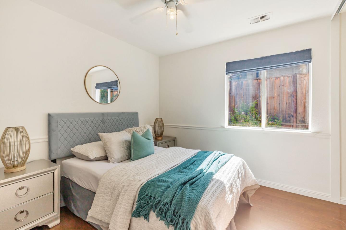 Detail Gallery Image 6 of 11 For 1531 Brighton Dr, Hollister,  CA 95023 - 4 Beds | 2 Baths