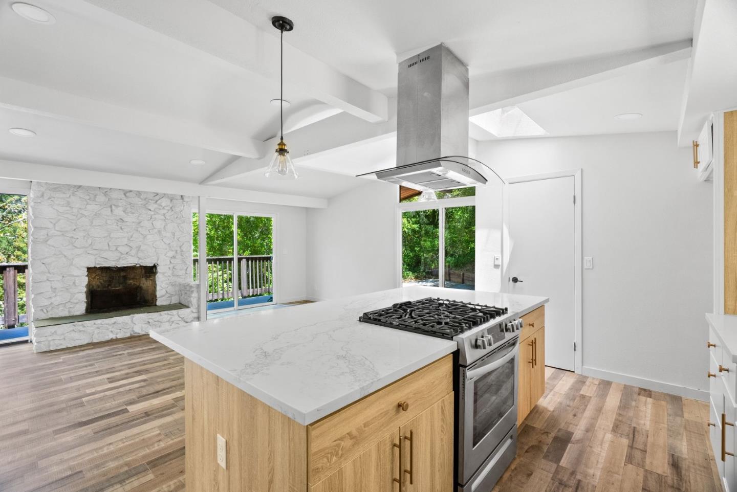 Detail Gallery Image 10 of 39 For 15965 Forest Hill Dr, Boulder Creek,  CA 95006 - 3 Beds | 2 Baths