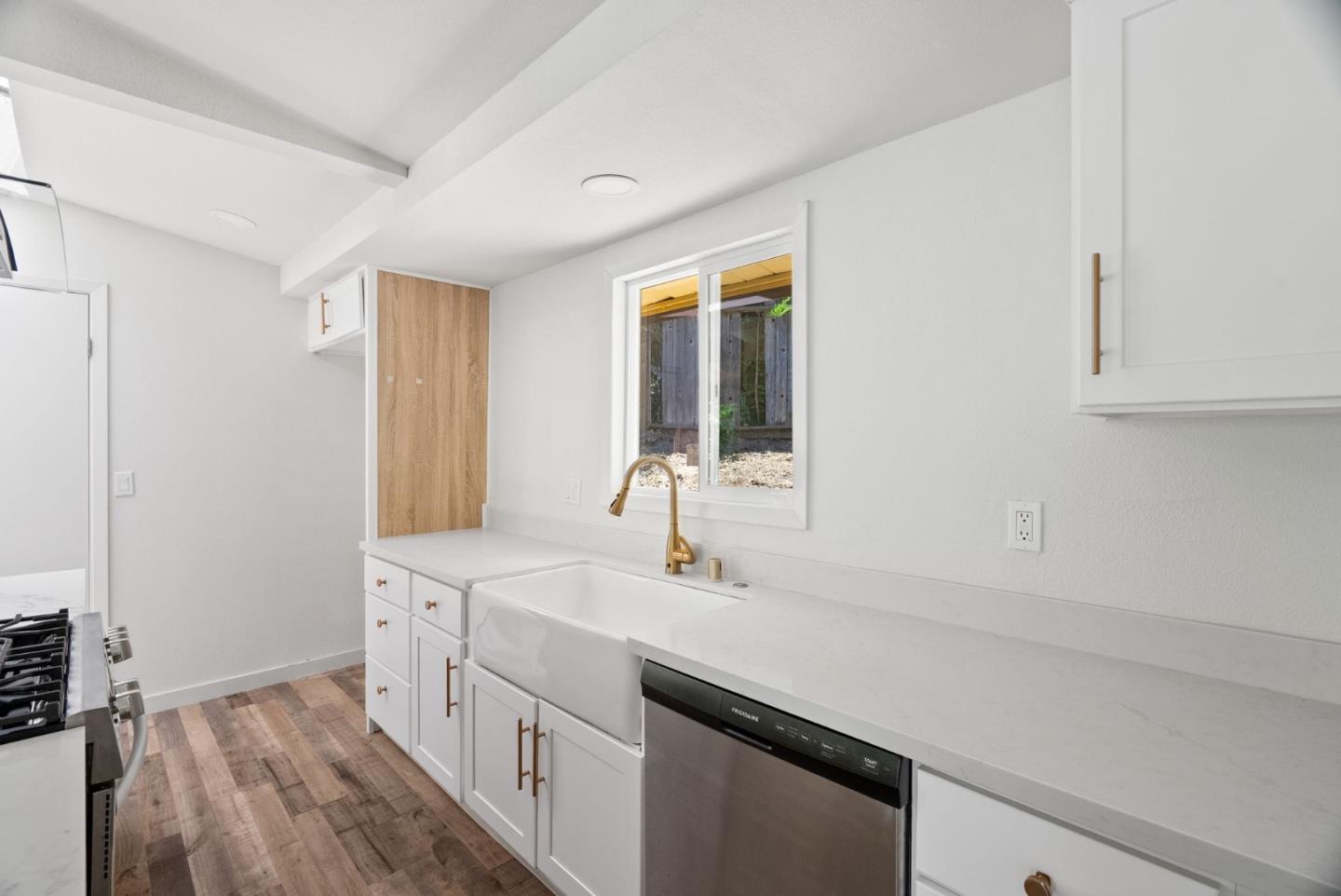 Detail Gallery Image 11 of 39 For 15965 Forest Hill Dr, Boulder Creek,  CA 95006 - 3 Beds | 2 Baths