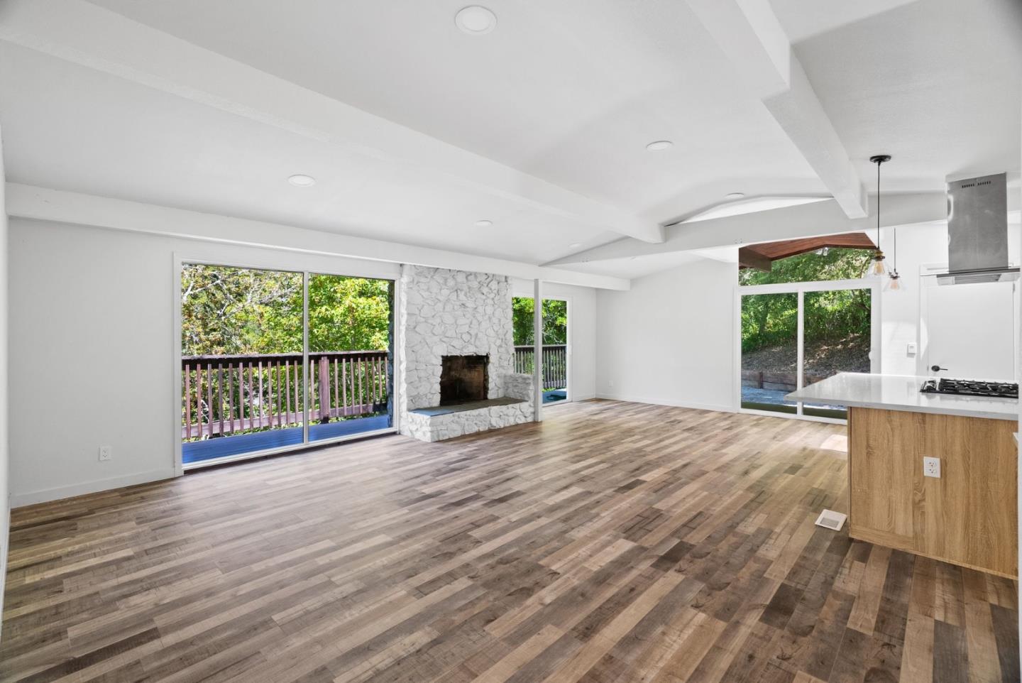 Detail Gallery Image 3 of 39 For 15965 Forest Hill Dr, Boulder Creek,  CA 95006 - 3 Beds | 2 Baths