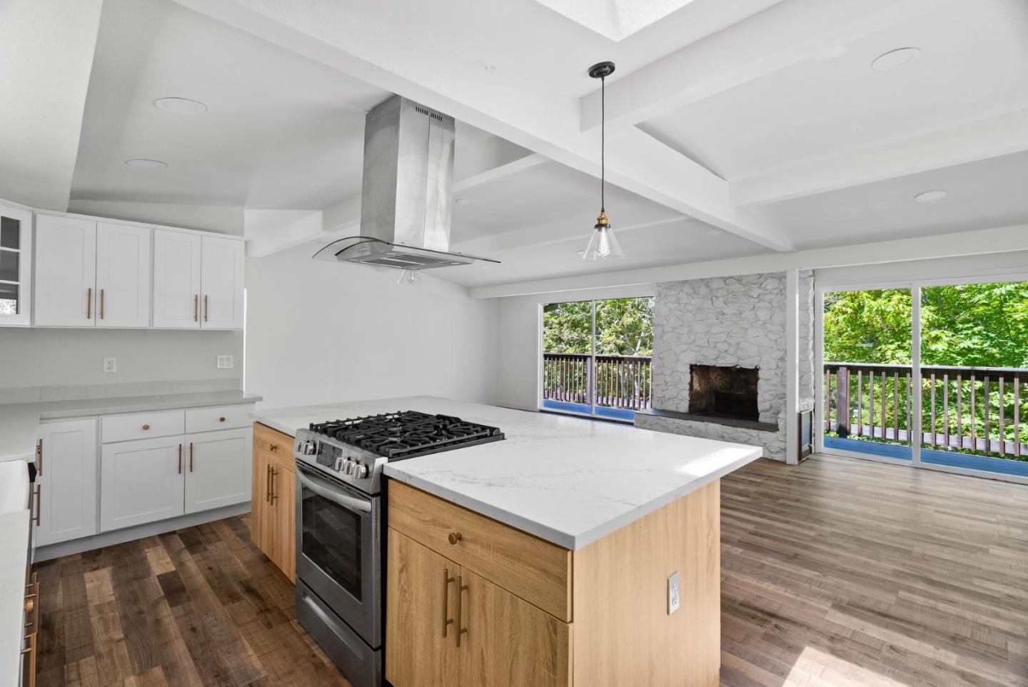 Detail Gallery Image 4 of 39 For 15965 Forest Hill Dr, Boulder Creek,  CA 95006 - 3 Beds | 2 Baths