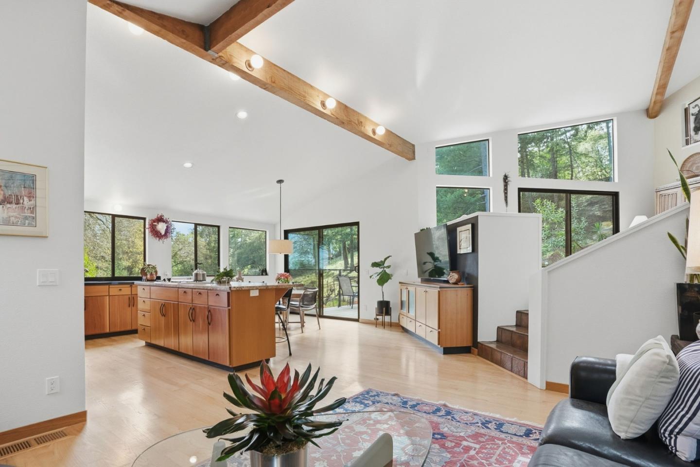 Detail Gallery Image 13 of 41 For 19118 Old Vineyard Rd, Los Gatos,  CA 95033 - 3 Beds | 2/1 Baths